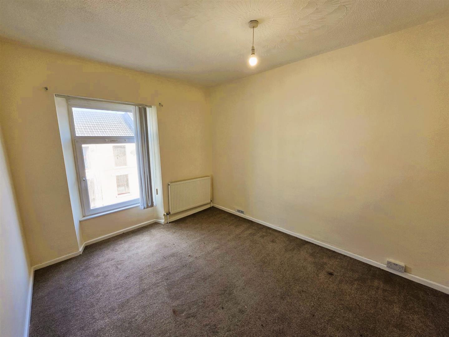 Llandafen Road, Llanelli, SA14 9BD